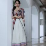 Deepti Sati Instagram - Flora & patterns 🌺 . . . Styled by : @styyledbyjoe @joe_elize_joy Photographer : @ashique_hassan MUAH : @pallavidevika Outfit : @anju_j_o_s_e Jewellery : @mdiamonds_boutique Location : @tridentcochin Shoot coordination : @deejastalin