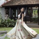 Deepti Sati Instagram - 🤍✨ . . . Styled by : @styyledbyjoe @joe_elize_joy Photographer : @ashique_hassan MUAH : @pallavidevika Outfit : @page3studiobyunaismustafa Jewellery : @mdiamonds_boutique Location : @tridentcochin Shoot coordination : @deejastalin