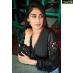 Deepti Sati Instagram - ✨Adding a little bling to my outfit with my all new #iconiclink Silver Unitone by @danielwellington Also you can use my code ' DEEPTIDW15' for a 15% off at checkout 😁 #bling #watch #accessories #danielwellington ✨
