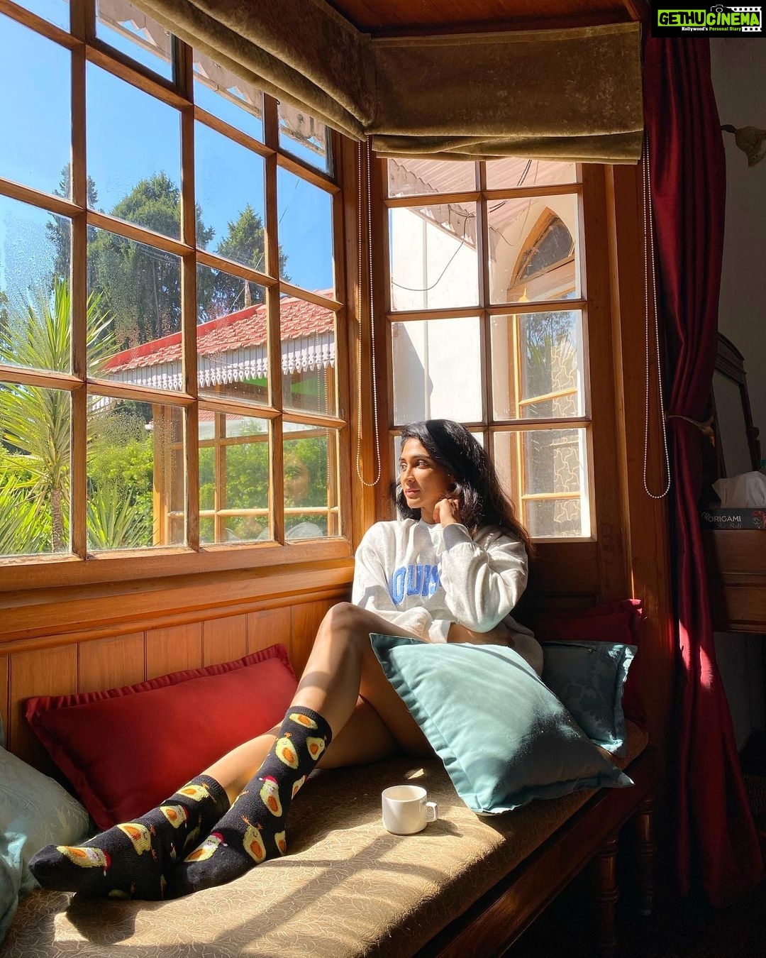 Deepti Sati Instagram - When I needed some peace and quiet and to be around nature @vistarooms came to my rescue! Here’s one for everyone who’s looking for the perfect weekend getaway The beautiful and quaint Greenwood bungalow in Ooty was just the space I was looking for The cold weather and ooh-tea😬😬!! Much needed break! The care taker at the stay made me feel like being at home away from home ! What more can I ask for ... Also a Special 10 % discount code for all you lovelies - DEEPTI10 . . #vistarooms #ooty #nature #naturegirl #greenary #happy #goodvibes #peace #traveldairies Greenwood Bungalow