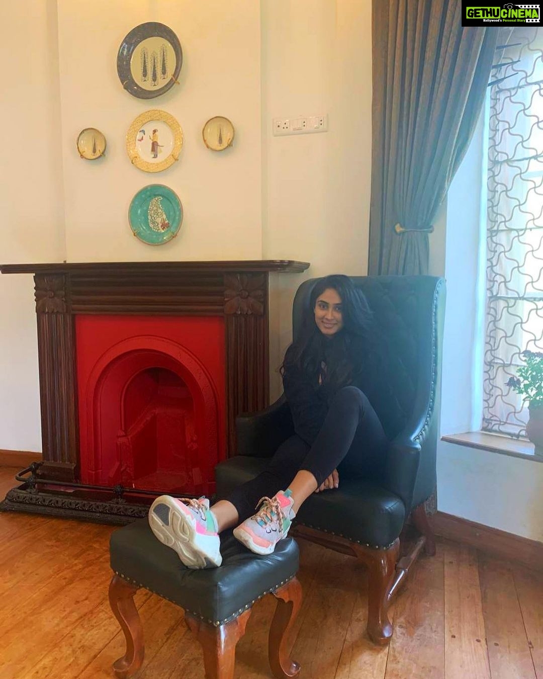 Deepti Sati Instagram - When I needed some peace and quiet and to be around nature @vistarooms came to my rescue! Here’s one for everyone who’s looking for the perfect weekend getaway The beautiful and quaint Greenwood bungalow in Ooty was just the space I was looking for The cold weather and ooh-tea😬😬!! Much needed break! The care taker at the stay made me feel like being at home away from home ! What more can I ask for ... Also a Special 10 % discount code for all you lovelies - DEEPTI10 . . #vistarooms #ooty #nature #naturegirl #greenary #happy #goodvibes #peace #traveldairies Greenwood Bungalow