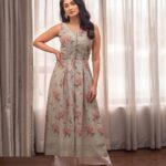 Deepti Sati Instagram - Promotions for #NaanumSingleThaan Day 1 Look 1 wearing this comfy yet cute outfit from @sameenasofficial Mua 💄- @salomirdiamond 💗 Jewellery - @rimliboutique Clicked by - @vijayvendhan Thankyou team 😘 . . . #NaanumSingleThaan #promotions #chennai #comingsoon #theatrerelease #happy #excited #feb12 #valentinesmonth #love