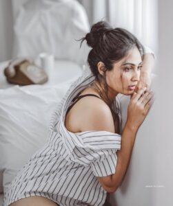 Deepti Sati Instagram - Looking out for my food delivery🤍🖤
.
.
Concept and photography : @jiksonphotography 

Wearing : @life_of_colours_ 

Retouch and Prodution: @lightsoncreations 

Makeup: @rizwan_themakeupboy 

Location: @indriyasands 

Assistant photographers: @akshaylalp @_v__y__s__h__u