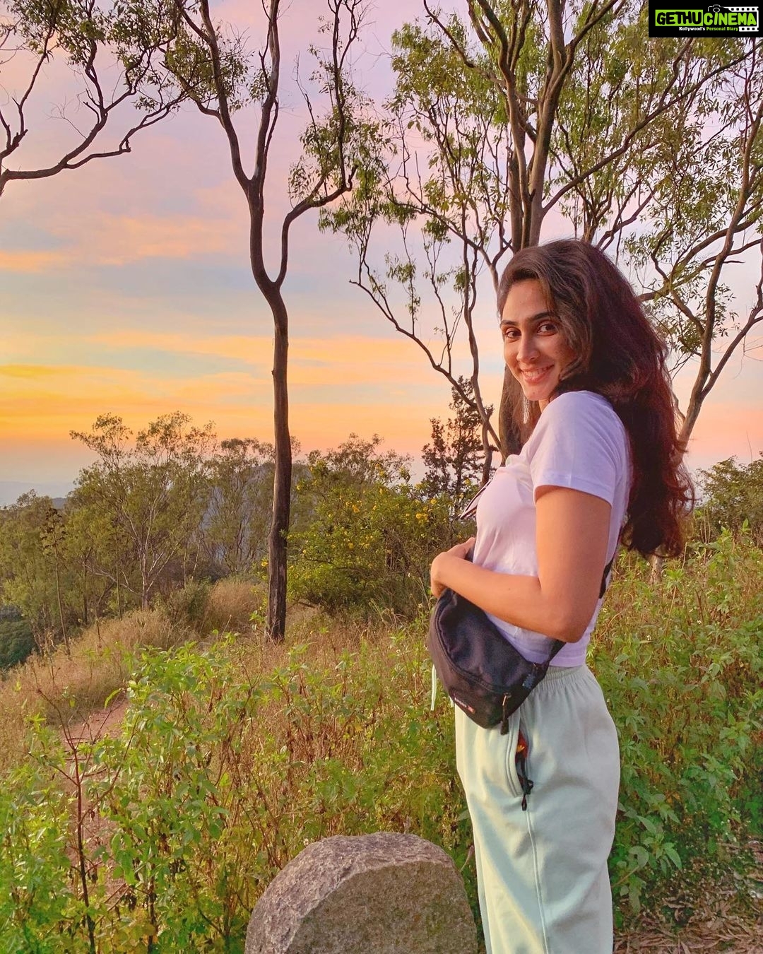 Deepti Sati Instagram - Into the woods π³, with Pretty skies and itβs different hues ππ