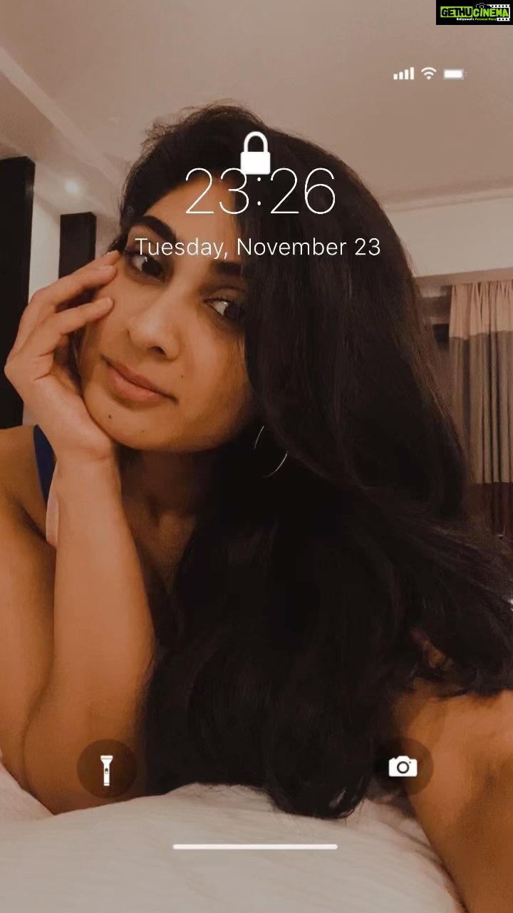 Deepti Sati Instagram - Liked the stillness 🤘🏻 #iphonelockscreen #trending #reels