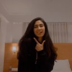 Deepti Sati Instagram - Finally did this !! Last reel of 2020 !! I think 🤪 Hoodie - @squad_clothing_ #reels #reelsinstagram #reelitfeelit #feltlikeit #trending
