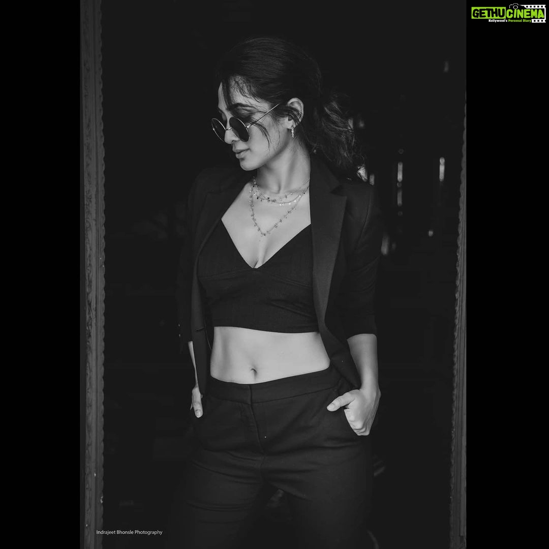 Deepti Sati Instagram - ♠️ Shot by : @ibphotography27 Mua : @balram_official_makeupartist #blackandwhite