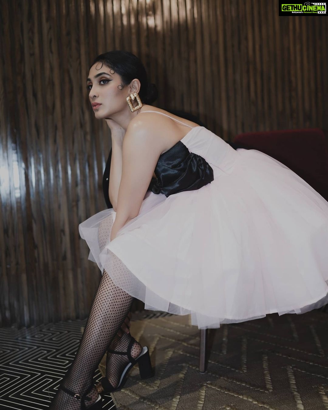 Deepti Sati Instagram - The New Year wasn’t ready for the ones that were so effortlessly rare. The curious soul with rock n roll eyes, you can’t escape their stare... A child of the moon, raised by the sun in a world walked by stars.... Each step forward sets her free, making fear face its scar ! 💕 Photography: @albert_will.i.am Art Direction & Styling: @ohwglo Garment: @droz_official MUA: @zara___makeover Location : @homeworkliving #Fashion2021 #Newyear #Fashionartdirection #fashion #Conceptualphotography #beyondtheart #beyondfashion #vintagefashion #fashionphotography #fashioneditorial #70s #fashionportrait #2021 #fashionphotographyeditorial #fashionphotographyappreciation #artandfashion #fashionphoto #fashionphotographychannel Happy New Year