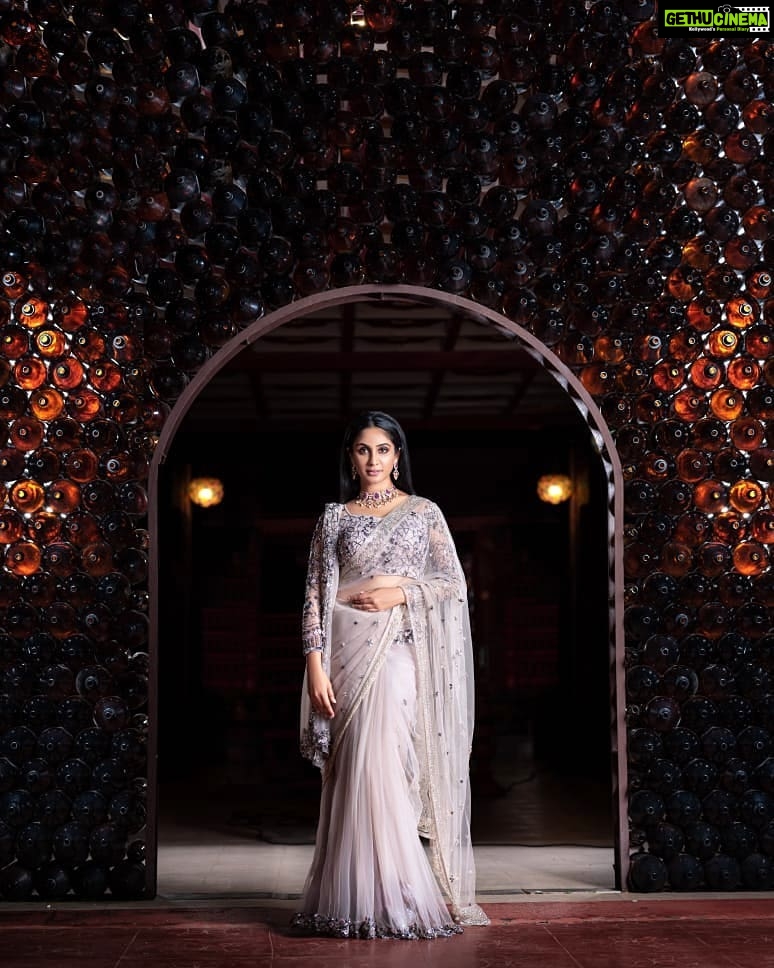 Deepti Sati Instagram - Closing in on the character arcs☺️ Bridal outfit -@jeunemaree Jewellery-@ttdevassy Photography-@rejibhaskar_ Videogaraphy-@nostalgiaevents.in D.O.P-@dop_bobby MUA -@makeupandhairbysagallya Stylist-@dhanya_jerry Decor- @ideator.events