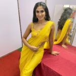 Deepti Sati Instagram - Stay tuned to @asianet tonight at 8 pm !!! A cute performance coming up with none other than @kunchacks Saree - @designmecochin Stylist - @joe_elize_joy Assisted by @kiran_krzz @i_anjlie @styyledbyjoe #asianet #kunchakoboban #deeptisati
