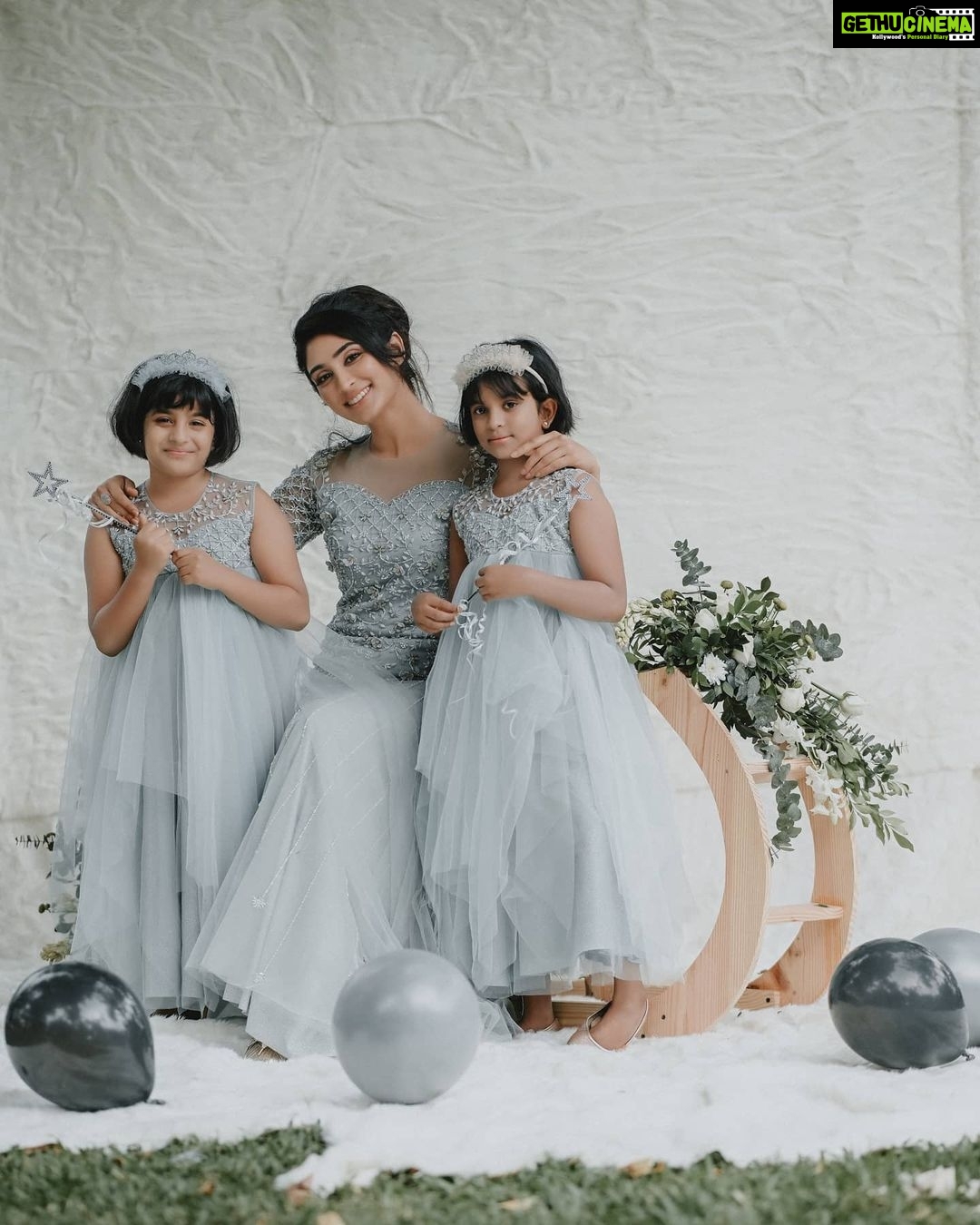 Deepti Sati Instagram - With these two angels ๐ฅฐ ๐คEden love ๐ Imbuing the beauty of the sea & the sky, #bridal collection traverses the concepts of feminity, faith & divine grace. Ushering the semblance of the blue #sea in couture, semi-precious #aquamarine stones bejewel this magnificent #MermaidCut gown. Hand-sewn embellishments add a soothing sparkle to the attire in semblance of waves sparkling in the sunlight The beautiful kiddie gowns are crafted in resemble of the bridal ensemble. In the spirit of #Christmas, the little ones are portrayed as #angels, with their white #wings & #wands bearing the glad tidings of the matrimony for the #bride. #EdenLove ๐ . . . Jewellery: @m.o.dsignature Photography: @tuesdaylights MUA: @jeenastudio Gorgeous Outfit: @t.and.msignature Decor: @podmevents Styling: @soorajskofficial & @t.and.msignature Location: @indriyasandsresort
