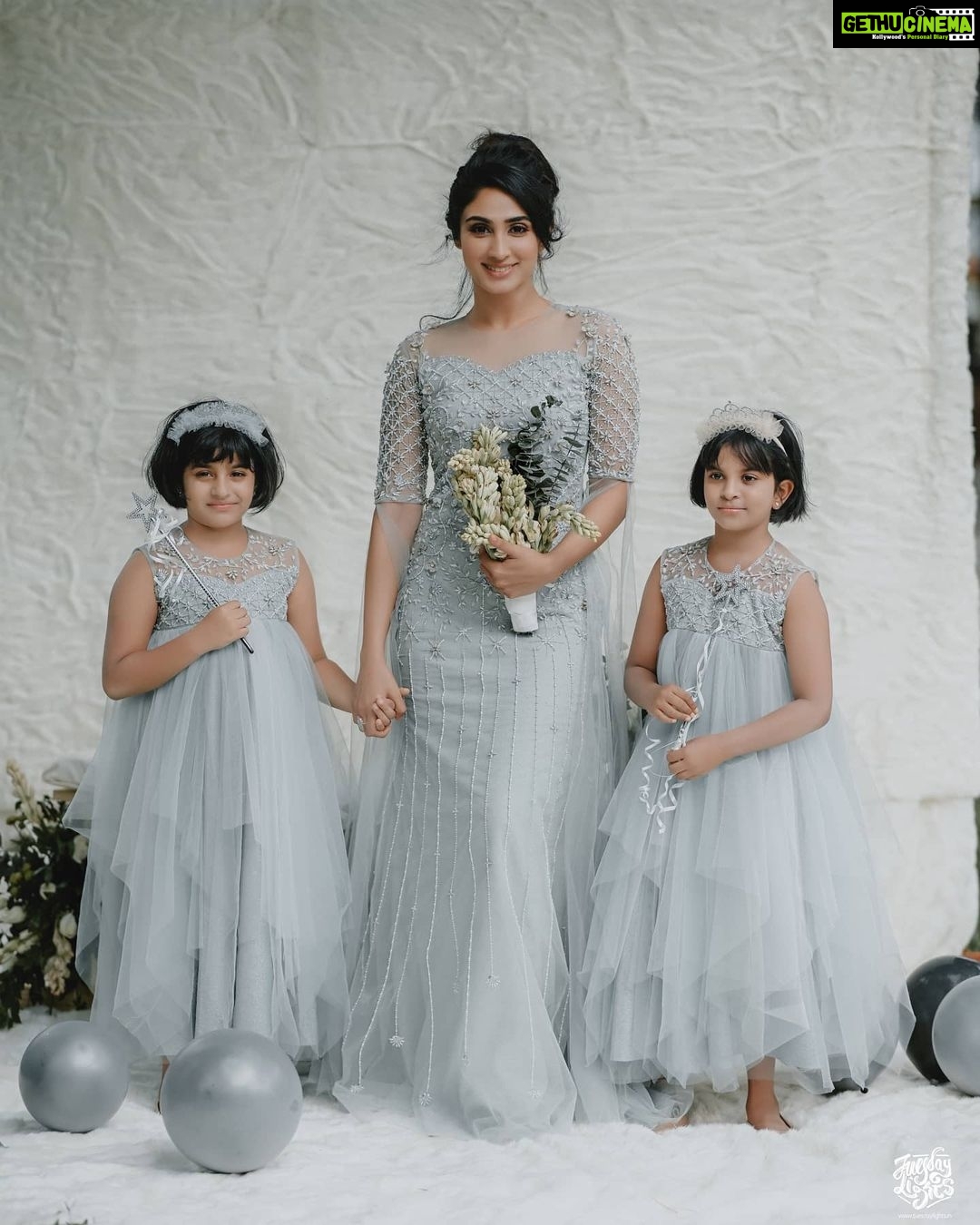 Deepti Sati Instagram - With these two angels ๐ฅฐ ๐คEden love ๐ Imbuing the beauty of the sea & the sky, #bridal collection traverses the concepts of feminity, faith & divine grace. Ushering the semblance of the blue #sea in couture, semi-precious #aquamarine stones bejewel this magnificent #MermaidCut gown. Hand-sewn embellishments add a soothing sparkle to the attire in semblance of waves sparkling in the sunlight The beautiful kiddie gowns are crafted in resemble of the bridal ensemble. In the spirit of #Christmas, the little ones are portrayed as #angels, with their white #wings & #wands bearing the glad tidings of the matrimony for the #bride. #EdenLove ๐ . . . Jewellery: @m.o.dsignature Photography: @tuesdaylights Decor: @podmevents MUA: @jeenastudio Styling: @soorajskofficial & @t.and.msignature Location: @indriyasandsresort Gorgeous Outfit: @t.and.msignature
