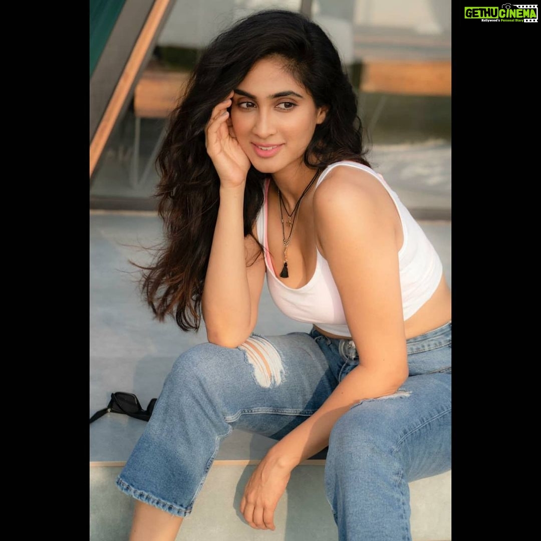 Deepti Sati Instagram - Eye on the 🍩 Clicked by : @sathyan_rajan Location : @tripislife Creative Director : @milanmaliackal MUA: @rizwan_themakeupboy Line Producer: @mithzmathew Fashion tape: @adhs_98 Cliff Stories