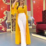 Deepti Sati Instagram - Catch me laughing real hard and doing funny things with a lil bit of dancing only on Asianet comedy stars season 2 !!! Tomm and day after (nov 30 and Dec 1 ) only on @asianet Styled by this cutie @joe_elize_joy @styyledbyjoe Outfit by @aiwasilks Assisted by @kiran_krzz @i_anjlie Thanks guys for all the last min help 🥰 #asianet #comdeystars