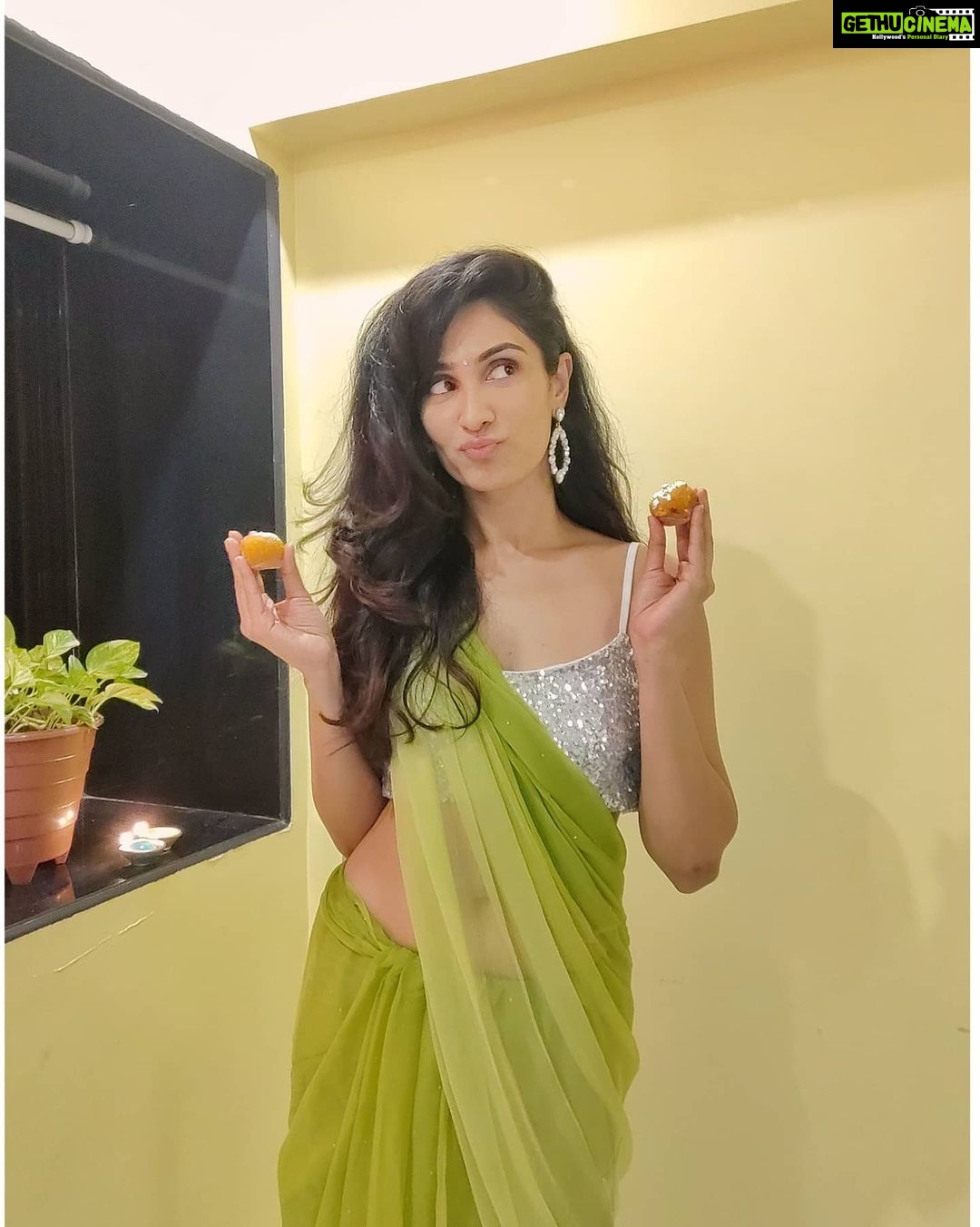 Deepti Sati Instagram - Love , light and peace to all ☺️✨🪔 A very happy and safe diwali from me to you 😘 Anddddd don't forget to eat tons of mithai !! I did !!! *Can't even get off the couch* Wearing @varnudais . . . #diwali #festivities #love #light #peace