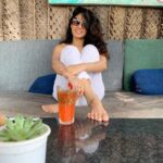 Deepti Sati Instagram - Need some strawberry lemonade !!! 🍓 Prana & Prana Cafe