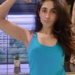 Deepti Sati Instagram - When I successfully complete a workout without too many breaks ! 💪 Phir Reel thoh Banta hai !!! #reels #reelitin #trending #cutesound #just #postworkout