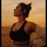 Deepti Sati Instagram - Times have been unpredictable !! But If there's anything that's a constant , it's the beauty of a sunset 💞 Different every single day, yet beautiful in its own way #sunsets #feels Captured by @albert_will.i.am