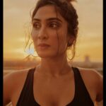 Deepti Sati Instagram - Times have been unpredictable !! But If there's anything that's a constant , it's the beauty of a sunset 💞 Different every single day, yet beautiful in its own way Captured by @albert_will.i.am
