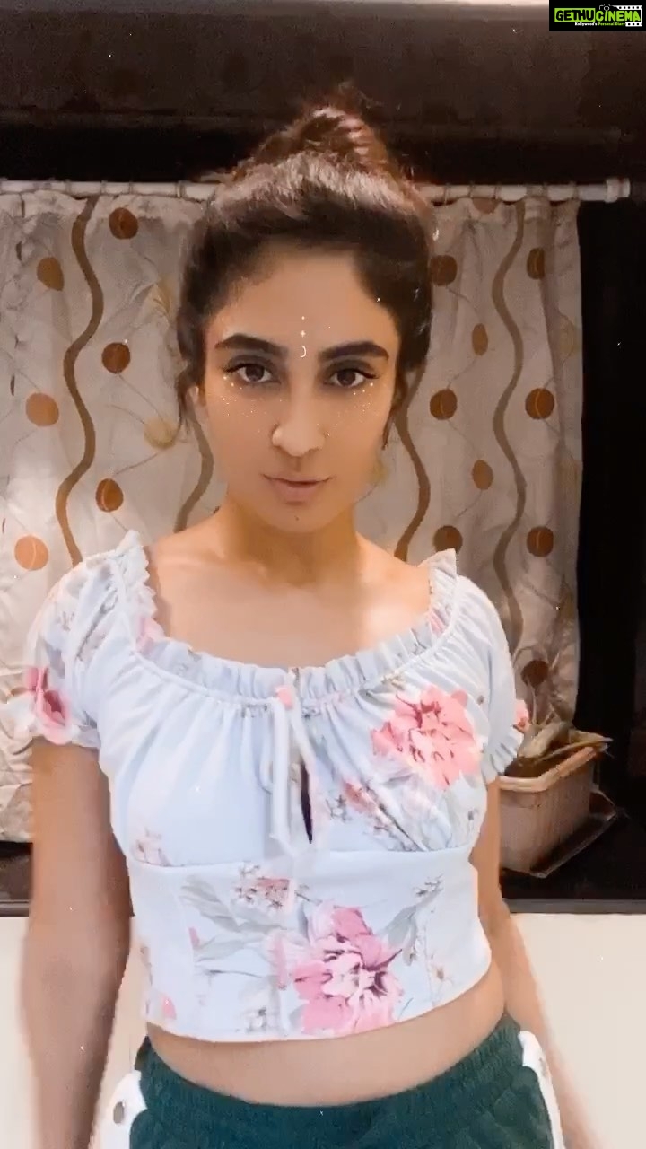 Deepti Sati Instagram - Random reel #coño #reel On another topic all together who all are excited about the IPL ? Let me know in the comments 😀🌼😀