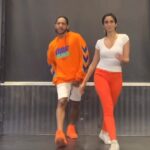 Deepti Sati Instagram - 🧡U-n-I 🤍 with @melvinlouis 🔥 #deeptisati #melvinlouis #dance #bollywood #music #reelit #humtum