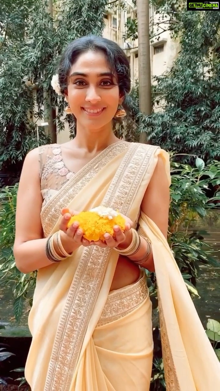 Deepti Sati Instagram - Reelin it on onam day #onam #onamreels #onam2020 Onam ashamsagal 🌼🌼🌼