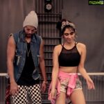 Deepti Sati Instagram - Ptola nawa aya ❤️🔥with the supercool @melvinlouis Was such fun to do this ,on this amazing track by @iammickeysingh Full video on Melvin Louis’s YouTube channel Link in bio 🤗✌🏻 Lemme know what you think about this guys 😬 Give this video some love 💕 . . . #deeptisati #melvinlouis #mickeysingh #ptola #dance