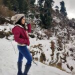 Deepti Sati Instagram – I like the view ❄️ 
#mussorie #snow #tbpic #bts Dhanaulti, Uttarakhand, India