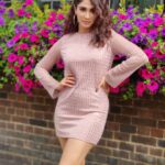Deepti Sati Instagram - Missing these flowers 🌺 #throwback #flowers #beautiful London, United Kingdom