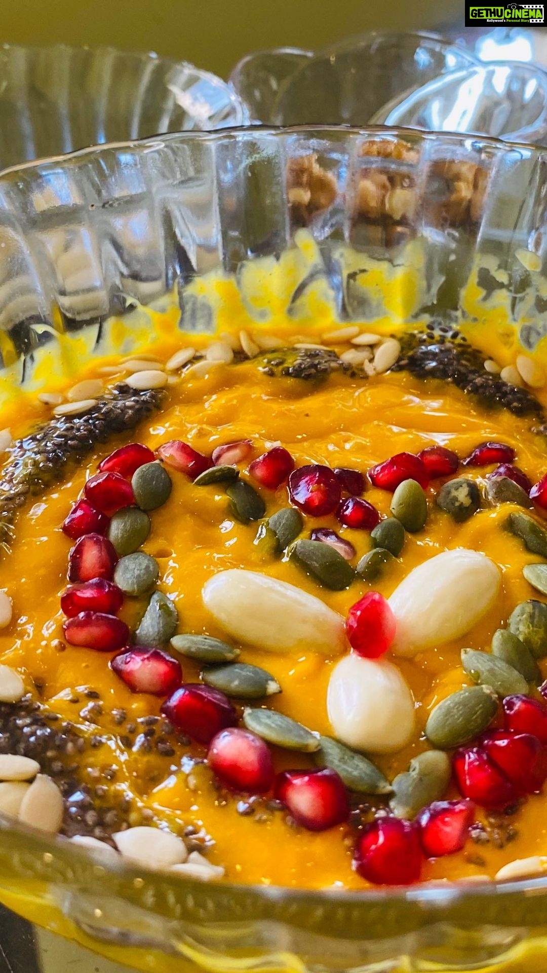 Deepti Sati Instagram - Made an easy ,vegan ,sugar free mango smoothie bowl for mom ( mango is her fav) for Mother’s Day🥰 @toimomsdeliciousrecipes I regularly try my best to make /do something for mom ,sometimes I succeed , sometimes I fail and sometimes I’m thrown out of the kitchen for the mess I make !! 🤪 So stuck to this quick n easy recipe but she loved it 😬😬 #loveinabowl #smoothielover #mangoseason #mommydaughterthings #love