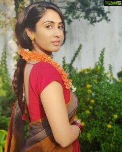 Deepti Sati Instagram - Happy Vishu pic 🥰🌾 Happy vishu once again ❣️❣️❣️ Wishing you guys a safe , prosperous and a wonderful vishu at home 🌺🌺🌺 #vishu2020 #love