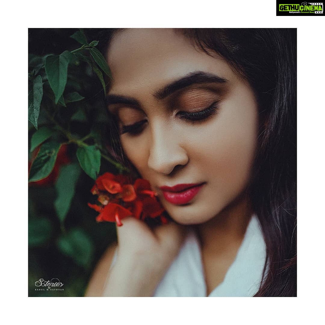 Deepti Sati Instagram - Another one 💚 🌺 Clicked by @rahulmsathyan Grading- @snatch_rover #throwback #feels #outdoors #love