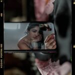 Deepti Sati Instagram - Irrespective of the distance , lighting at both ends , props , elements of the background etc etc we tried to create and that's what's most important !!!! 😀😀 All thanks to @albert_will.i.am ( Albert's hand was also used as a element . Some level of creativity hahah) Inspiration from @alessioalbi #stayhome #staysafe #create #quarantineart #quarantineshoot #quarantinethings #alessioalbi #deeptisati #isolationcreation #mumbai #kerala #creativedirection #createdonthate #isolation #reachingout #videocall #sombrebeings #virtualshoot #summer #magazine35mm #socialdistance #socialdiatancing
