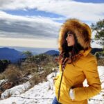 Deepti Sati Instagram - The view 😍😍 #winters #dhanaulti #uttrakhand #chillvibes #snowlover #love Dhanaulti, Uttarakhand, India