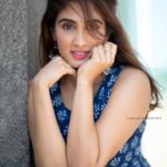 Deepti Sati Instagram - Bindi wali look 😁💙 📸 @arshad.media