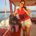 Deepti Sati Instagram - Trying to act all cool before my first session of flyboarding ...😼 For any kinda amazing water sports in Goa contact the man - @i_mr_adventure_goa #beforepic #aftercomingsoon 🤪