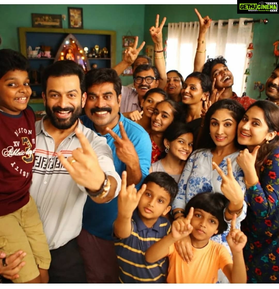 Deepti Sati Instagram - Driving license ..in two days .. @therealprithvi @surajvenjaramoodu @meet_miya #dec20 #release #drivinglicense