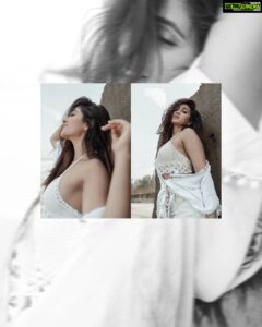 Deepti Sati Instagram - White series 🌊🤍 By @albert_will.i.am #white #whiteseries #allwhite #waves #beach #beachvibes #sand #sea #sun #feels #justbeing #picoftheday #instagood