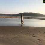Deepti Sati Instagram – Missing this ….
#chillvibes #water #me #peace #vacay