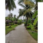 Deepti Sati Instagram - They say self care is the best care ! So this year I decided I would bring that into practice.. And set out on that journey . My first stop was a beautiful and picturesque island called kohpaghan in Thailand. There I met a close knit of people who live like a family and run a center called the ' wonderland healing center ' I was still super confused of this journey .. but from the moment I entered that place, I felt so calm , positive and so at home and then on I knew it was a wonderful start 😊 @wonderland_healing_center ( Learnt so much from this place and the people I met .. will be sharing it in my next few posts 🙏😁✌️) #journey #journeytohealth #peace #calm #serenity #happiness #travel #solotravel #healing #kohphangan #thailand #wonderlandhealingcenter #retreat #yoga #meditation Koh Phanang