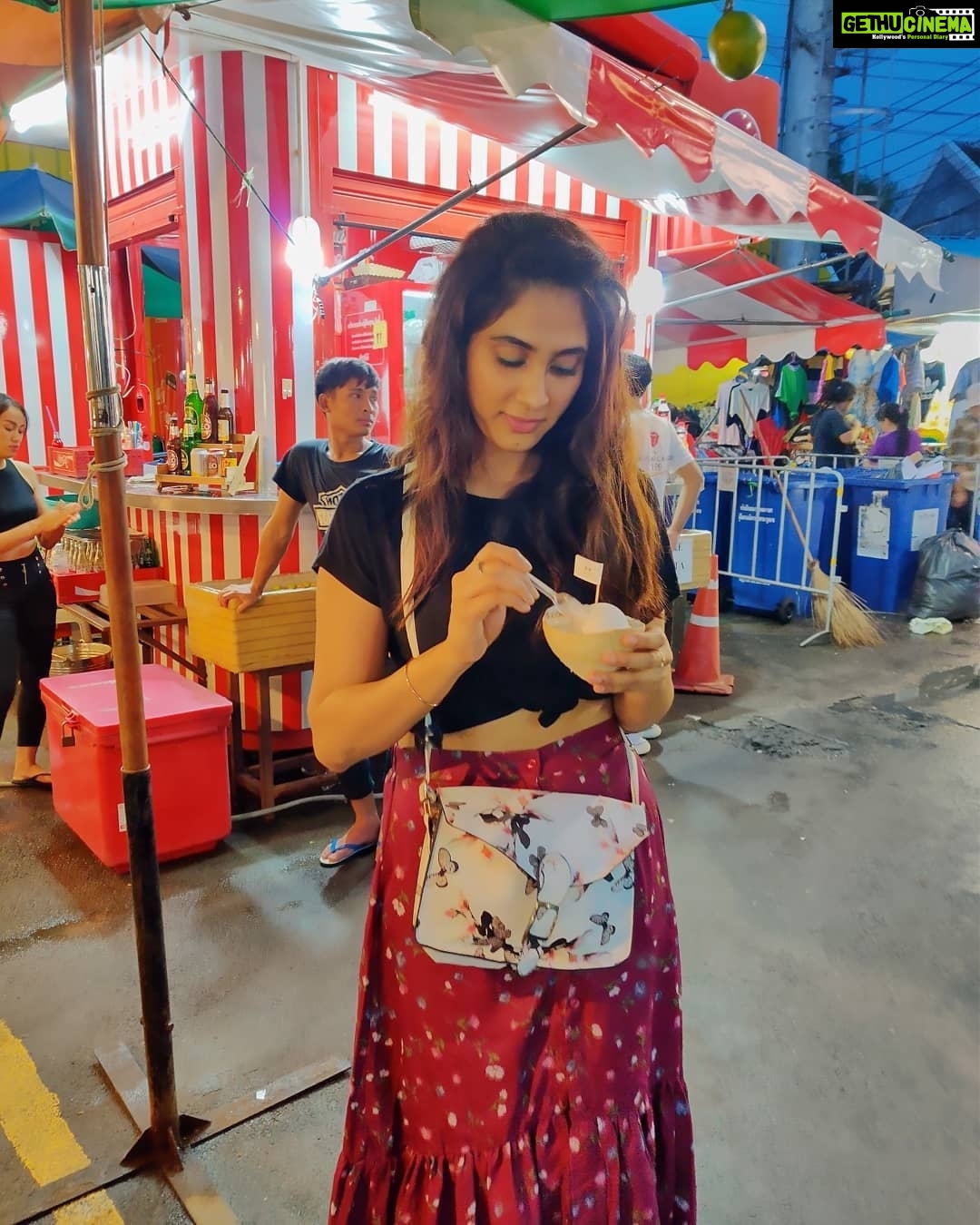 Deepti Sati Instagram - Can't stand still with this Tender Coco icecream in my hand .. after a long day 🥰💕 . . . #icecream #tendercoconut #amazeballs