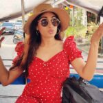 Deepti Sati Instagram - Caught between conversations..... I'm sure it's about food..🤔 ...hehhehe