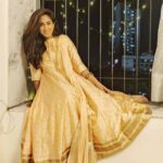 Deepti Sati Instagram - Festive time is to look and feel your best from the outside and the inside ...🪔🎆✨ Inside - I'm always happy 😊 But the Outside this Diwali was taken care by @asrumo_in 💕 #diwali #festiveseason #festivemonth #indian #indianwear