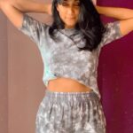 Deepti Sati Instagram - Felt it so reeled it ! 🤪✌🏻 Wearing this lovely Coord by @vesture_desire ♥️ #followingthetrend #feelitreelit #trendingreels #dance #reelsinstagram