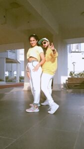 Deepti Sati Instagram - IN DA GHETTO 💛
Back with @neeravbavlecha again for #ghettochallenge 
Huge thanks to @menonshruthi_b 🌼#indaghetto #jbalvin #trending #reels #reelsinstagram #reelitfeelit #onpopulardemand