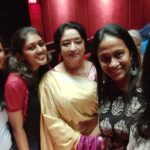 Devadarshini Instagram – At the premier of #ohbaby ❤ lovely performance by both the young ladies.. Samantha and lakshmi amma❤
#tamil #tollywood #cinema #direction #actors #happy #actorlakshmi #samantha #nandinireddy