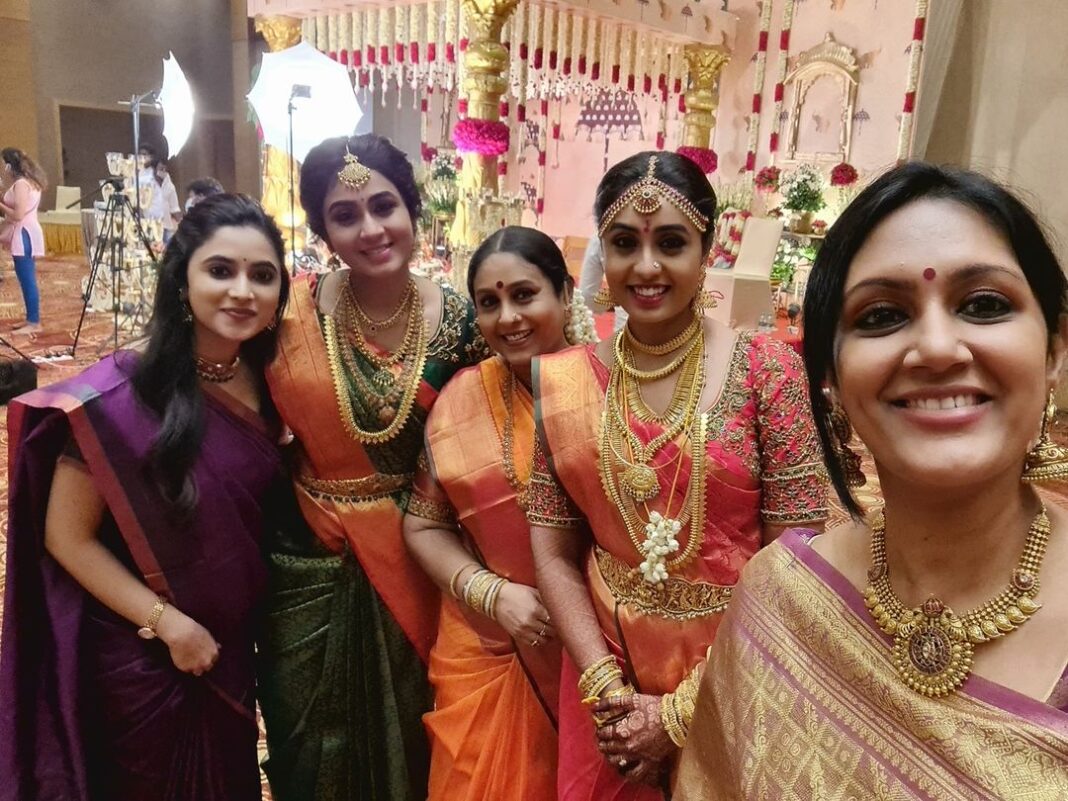 Devadarshini Instagram - I've known this girl since she was an infant @priyaponvannan and today she's a beautiful bride! God bless Priya and Vignesh. So happy for my friend saranya @_dsoft_ ❤ Devadarshini Instagram - I've known this girl since she was an infant @priyaponvannan and today she's a beautiful bride! God bless Priya and Vignesh. So happy for my friend saranya @_dsoft_ ❤