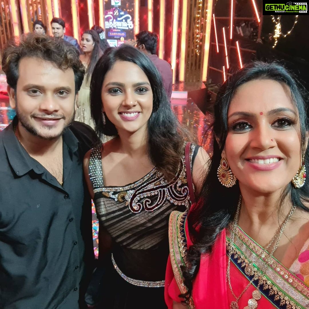 Devadarshini - 7.5K Likes - Will miss all of you... Mr and Mrs chinnathirai season 3 was a lovely journey .. thanks to allā¤ā¤@mediamasons @vijaytelevision @gobinathsocial @archanachandhoke @makapa_anand @myna_nandhu @jackandroshini_official @gayathri_yuvraaj @krithika_krish @manikanta_rajesh_official @sivaangi.krish