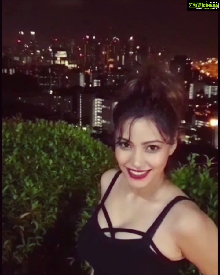 Devshi Khandur Instagram - #chandaniraatein #beautifuldestinations #view #skyline #singapore #travel #devshikhanduri #actress #girlwhotravel #wanderlust #singaporeview #lifestyle #travelgram #travelholic #travellingthroughtheworld #travelling #travelbloggers #singaporetrip #singaporecity #singaporelife #singaporediaries #onelife #exploregasims Singapore