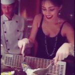 Devshi Khandur Instagram - #teppanyaki #japanese #food #cuisine #restaurant #yataii #shangrila #bengaluru #hungry #devshikhanduri #ballysagoo #actress #musicproducer #chef #japanesefood #myfavourite #foodporn #newyear #fun #awsome #entertainment #foodporn #foodfiesta Yataii